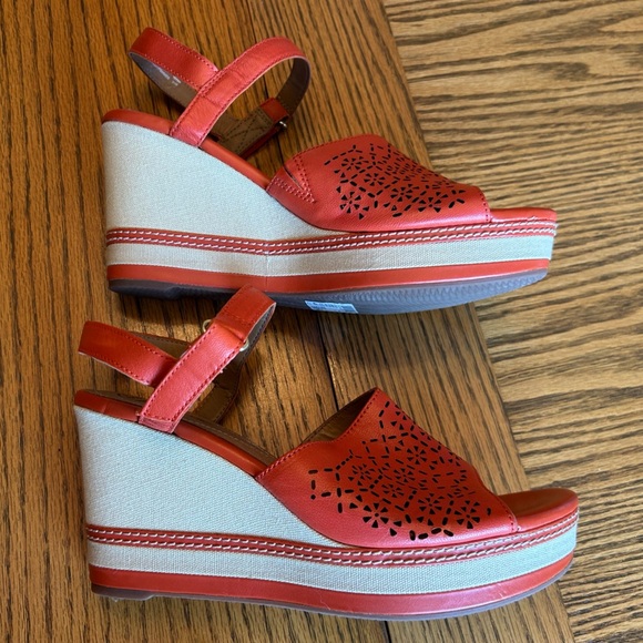 Clarks Shoes - Clarks Zia Graze Platform Women's Orange Leather Cut-Out Sandals Size 11